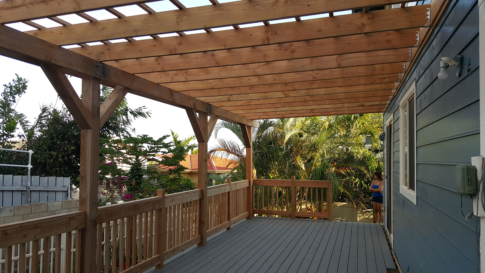 Nā Koa Construction & Painting LLC Background